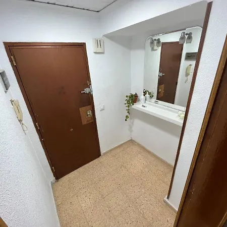Cozy Bright With Elevator And Balcony